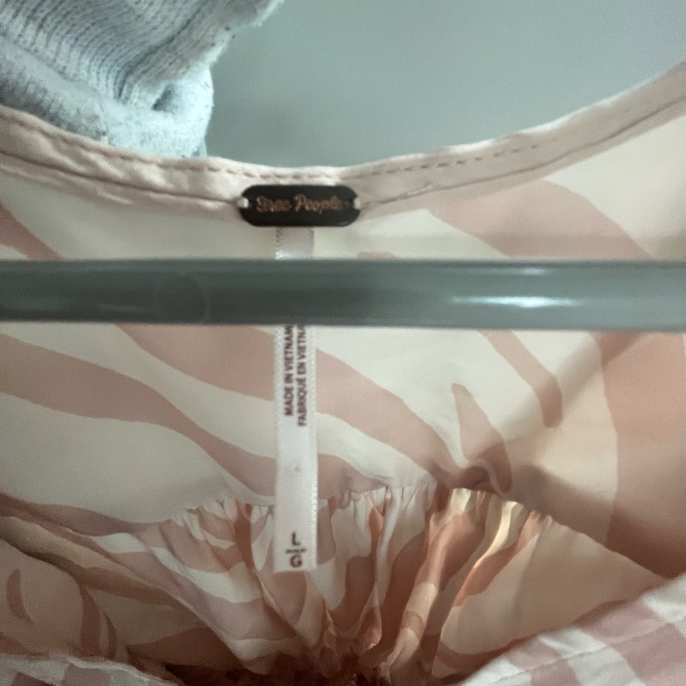 Free people silk giraffe top - Picture 4 of 4